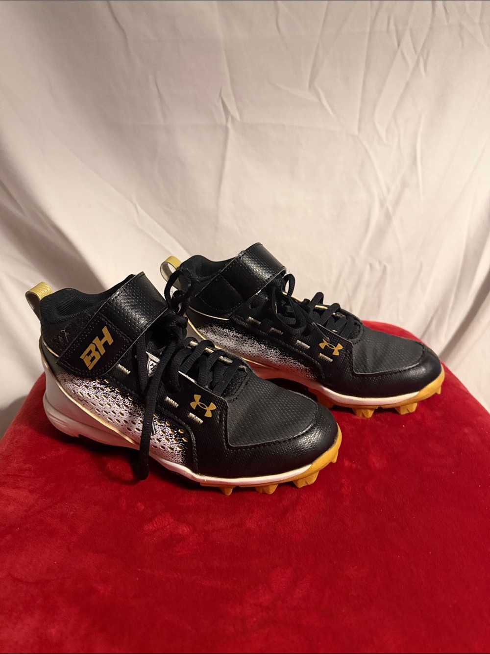 Under Armour Kids Black and White Athletic Cleats
